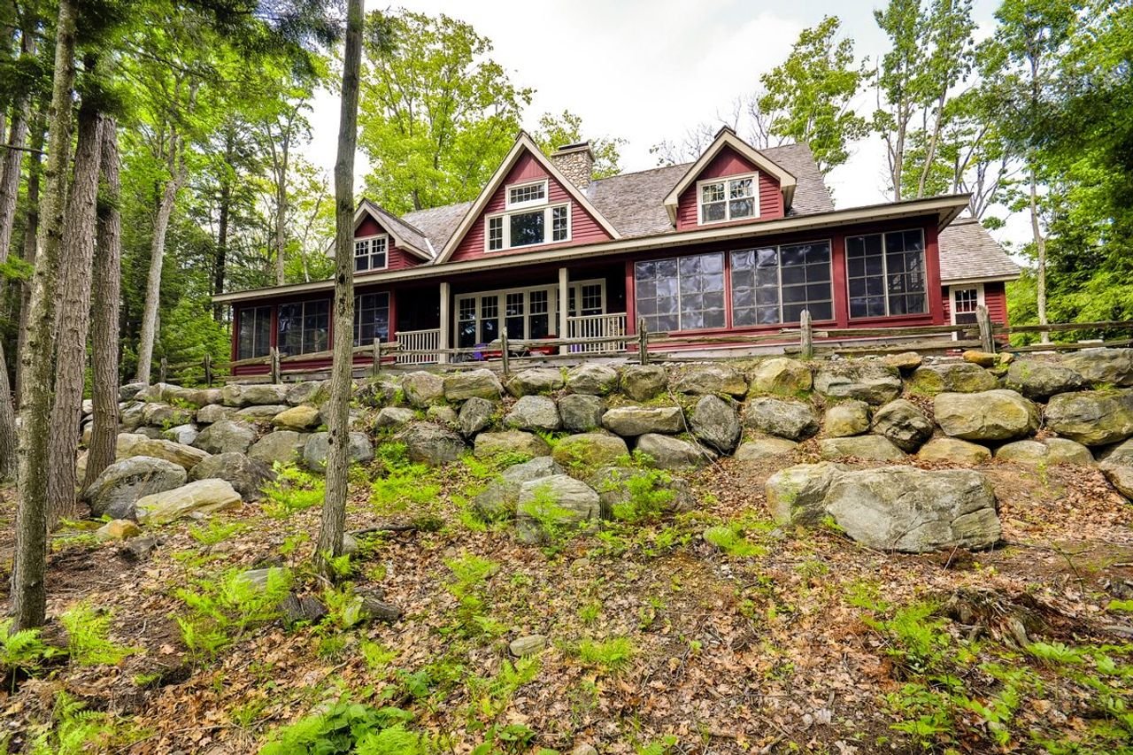 Cottage of the Week: $2.4 million for a luxury cottage near an exclusive golf club