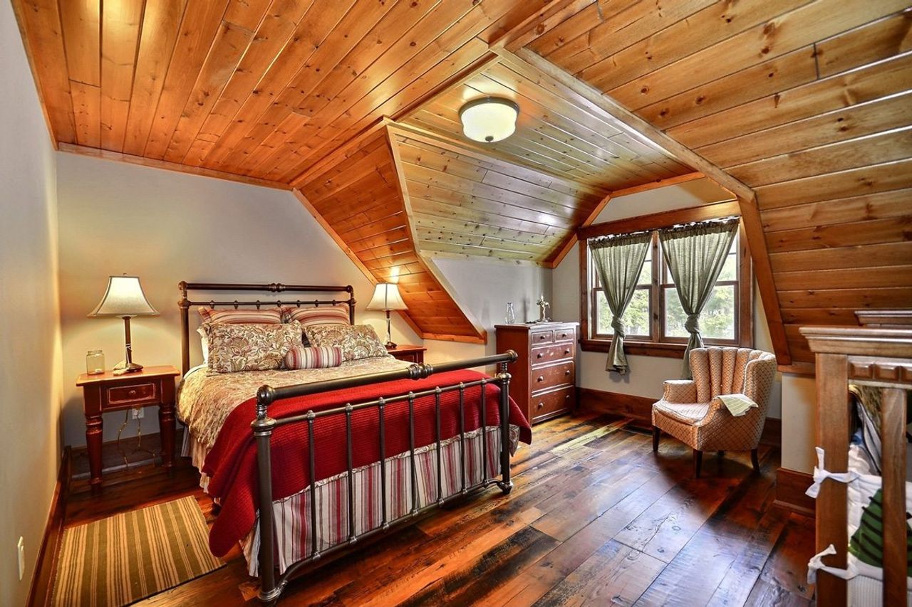 Cottage of the Week: $2.4 million for a luxury cottage near an exclusive golf club