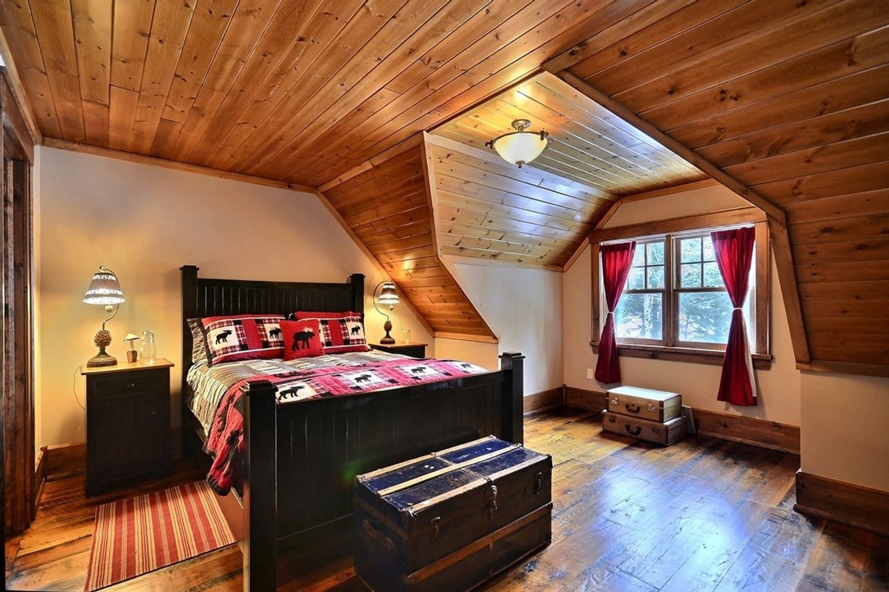 Cottage of the Week: $2.4 million for a luxury cottage near an exclusive golf club