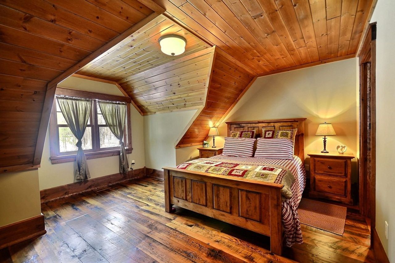 Cottage of the Week: $2.4 million for a luxury cottage near an exclusive golf club