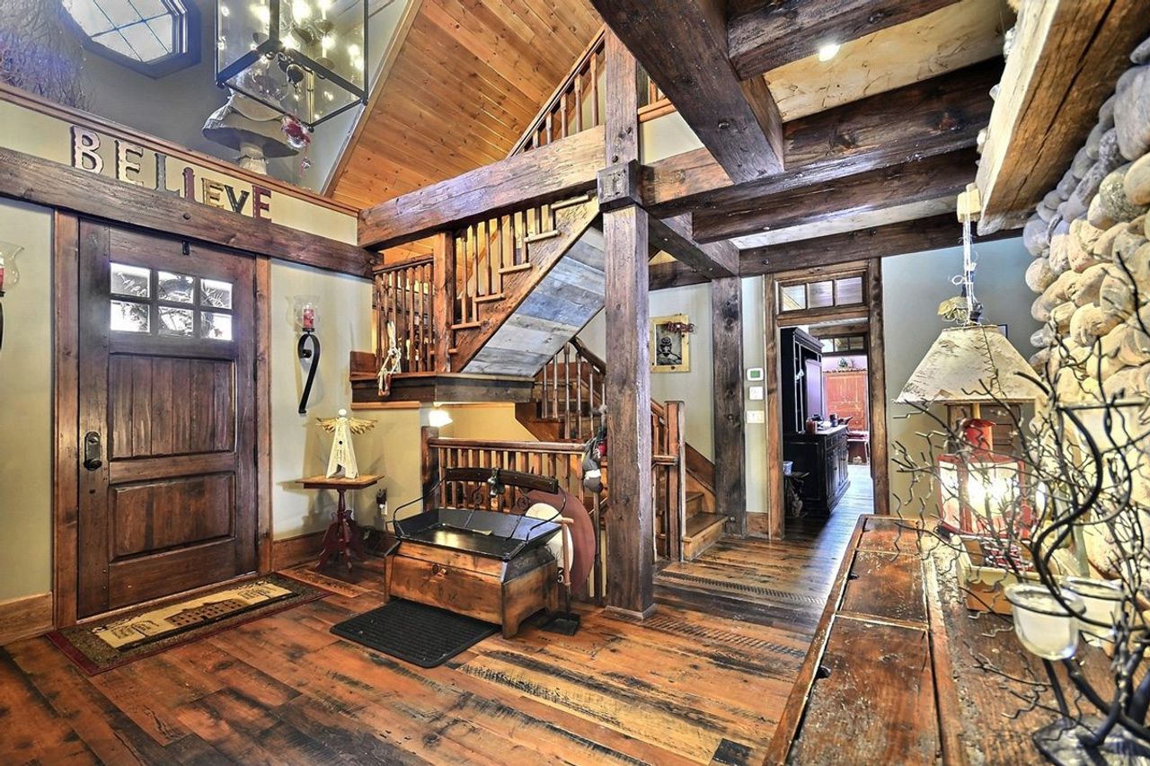 Cottage of the Week: $2.4 million for a luxury cottage near an exclusive golf club