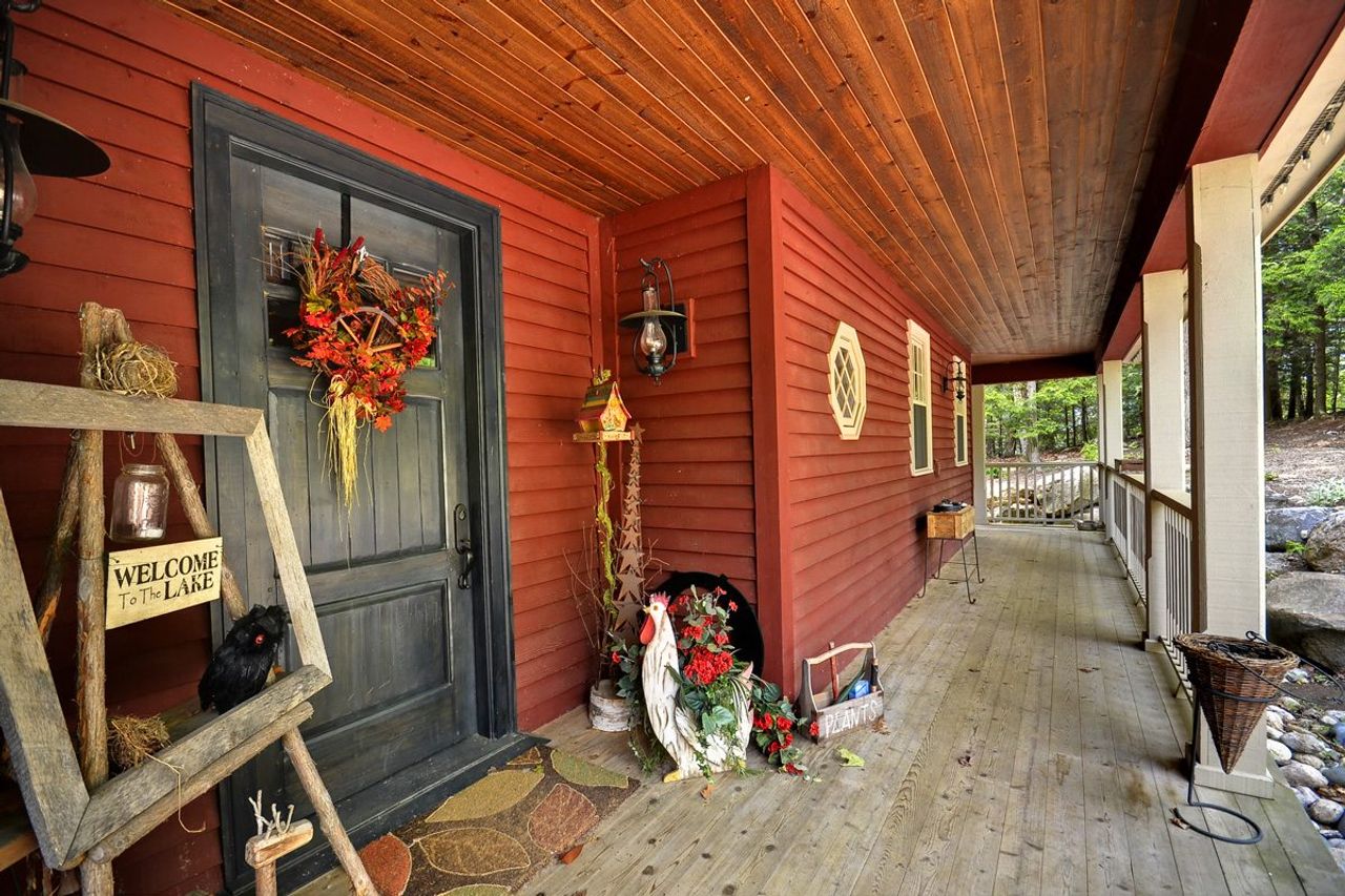 Cottage of the Week: $2.4 million for a luxury cottage near an exclusive golf club