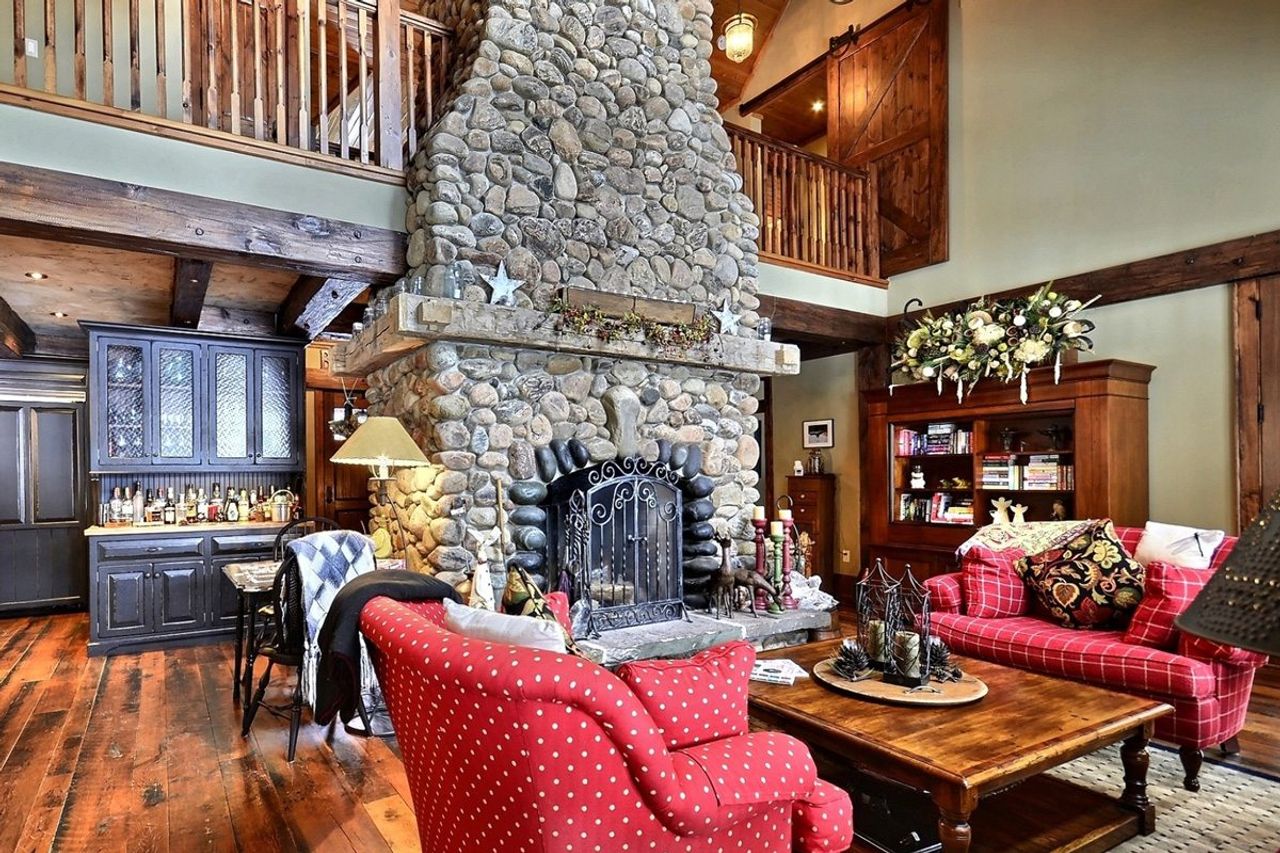 Cottage of the Week: $2.4 million for a luxury cottage near an exclusive golf club