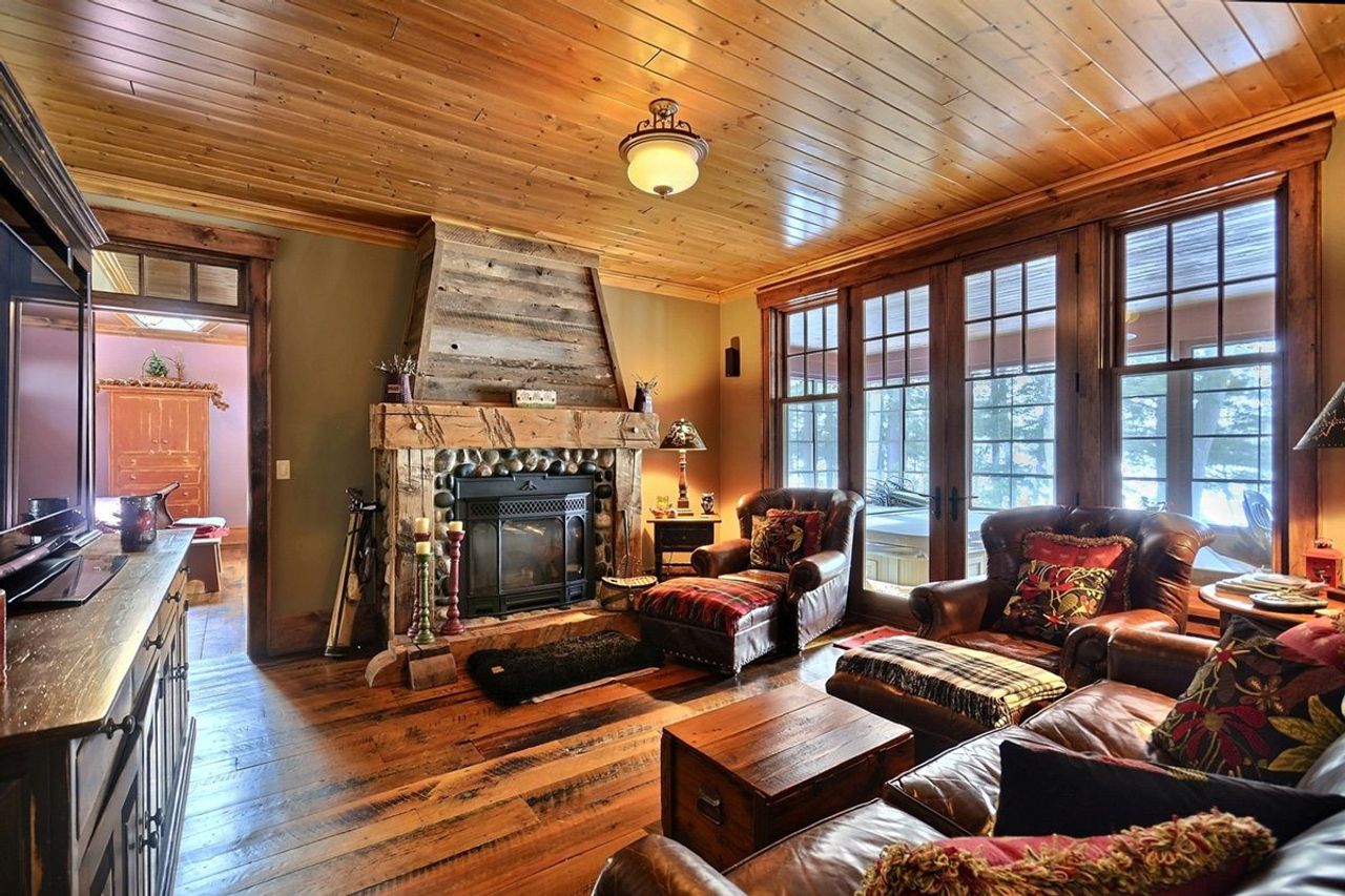 Cottage of the Week: $2.4 million for a luxury cottage near an exclusive golf club