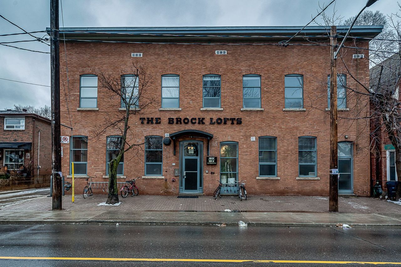 The condo for sale at 27 Brock Avenue