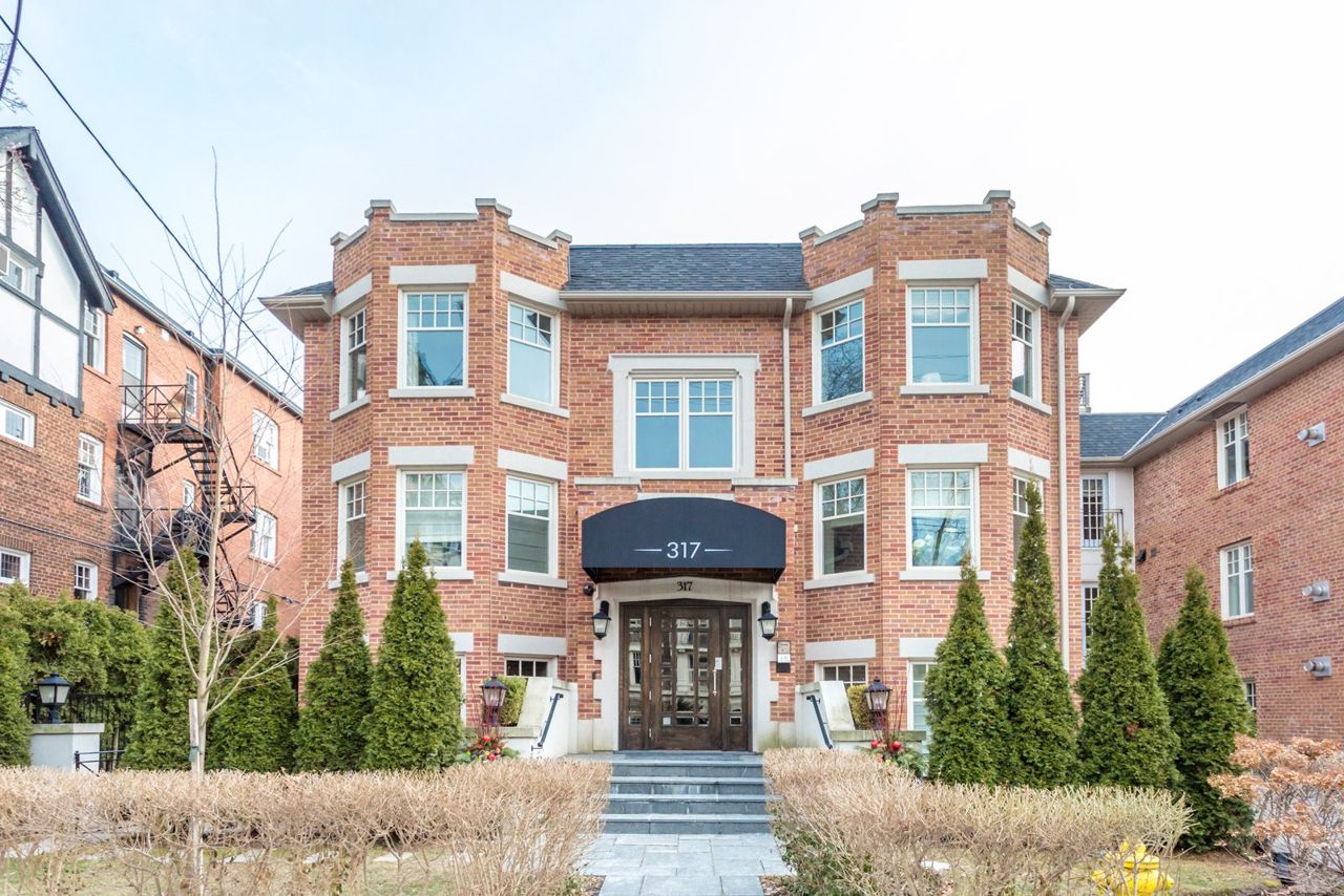 The condo for sale at 317 Lonsdale Road