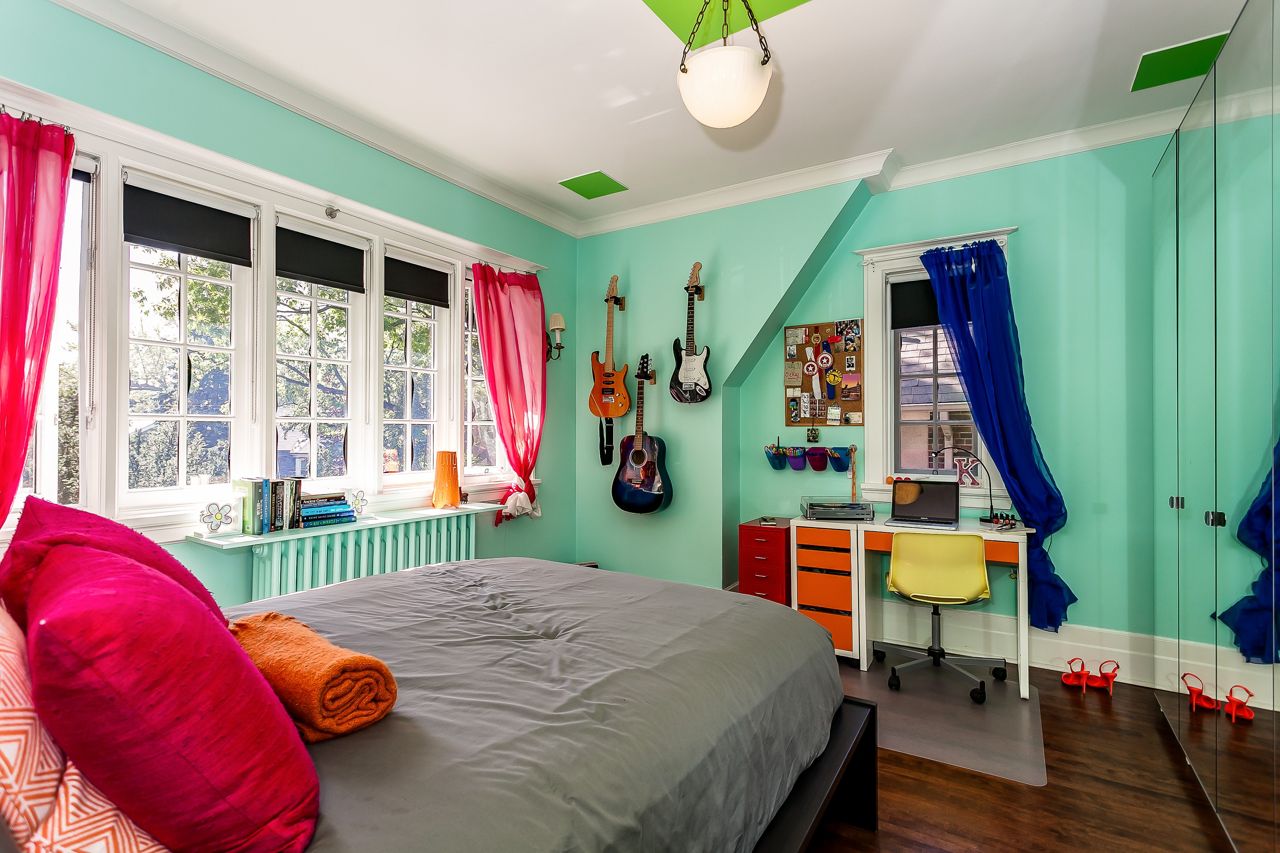 House of the Week: $3 million for for a High Park home with a Downton Abbey -esque solarium