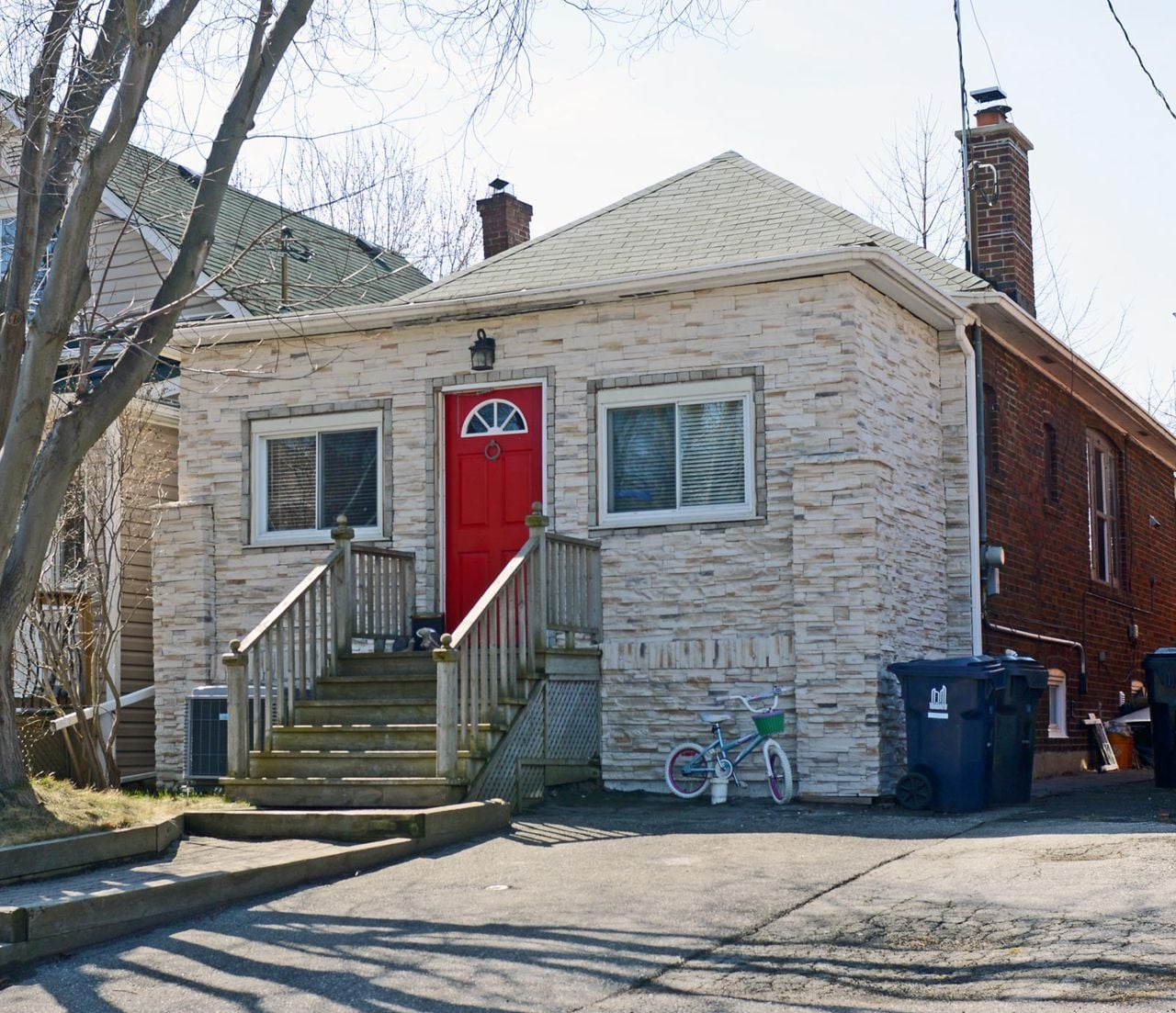 The Chase: Kid-friendly Mimico bungalow