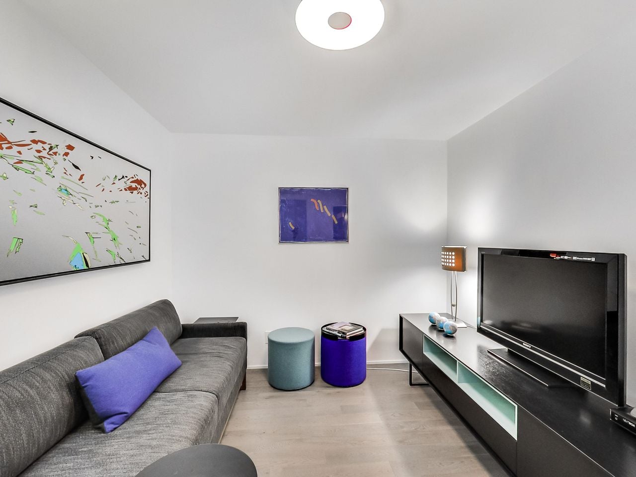 Condo of the Week: $900,000 for a suite that's a literal stone's throw from the lake