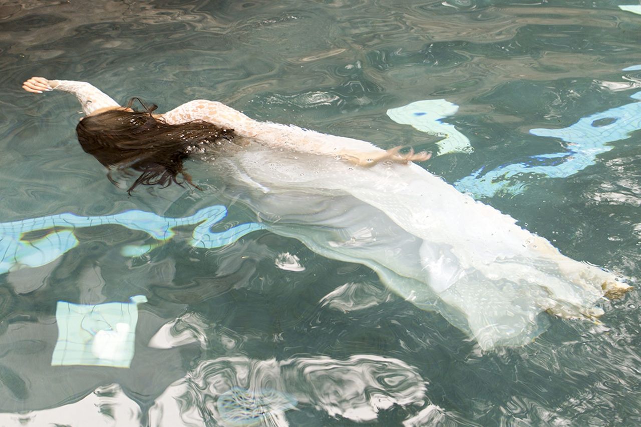 How photographer Barbara Cole turns her underwater photos into lush dreamscapes