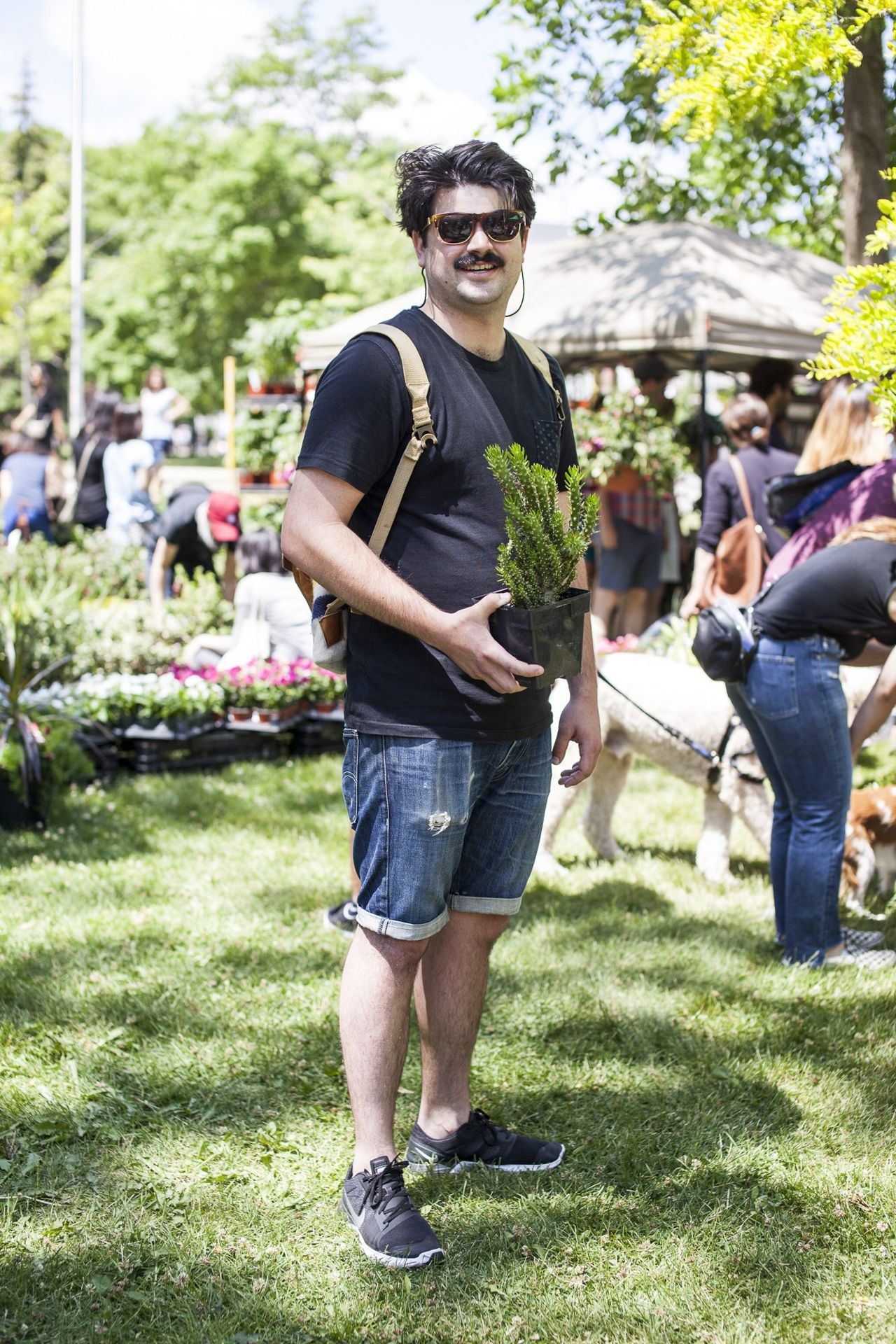 Street Style: Toronto Flower Market on Queen West