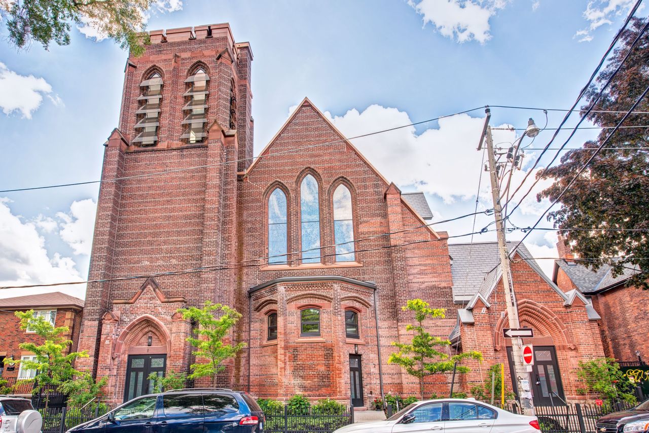 The condo for sale at 40 Westmoreland Avenue