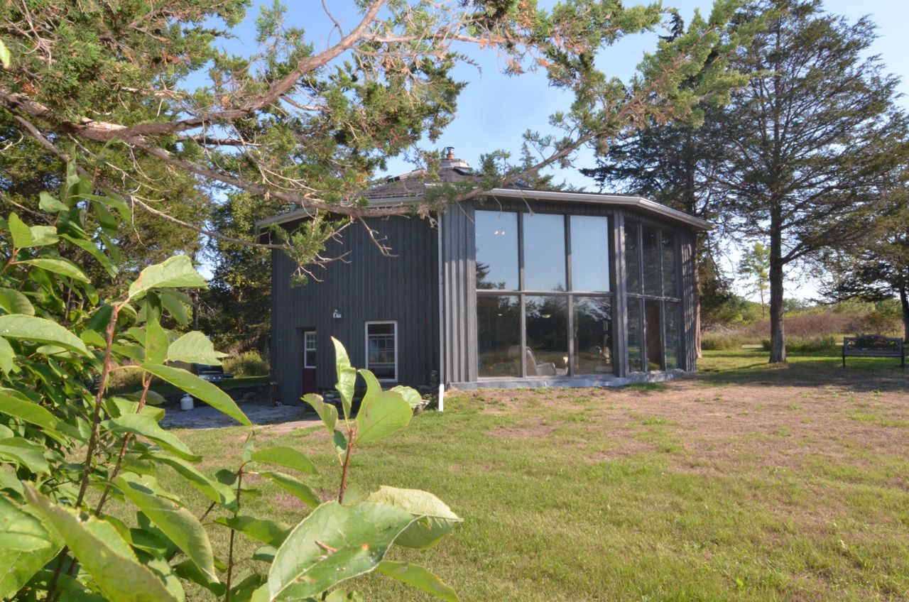 The cottage for sale at 9350A Second Concession Road