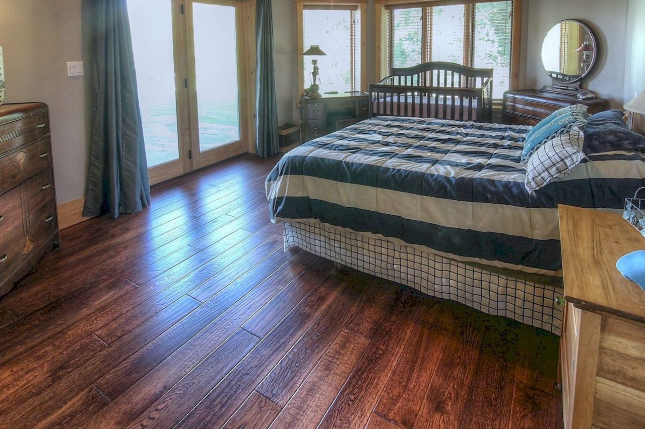 Cottage of the Week: $3 million for a Kawartha Lakes cottage with an indoor pool
