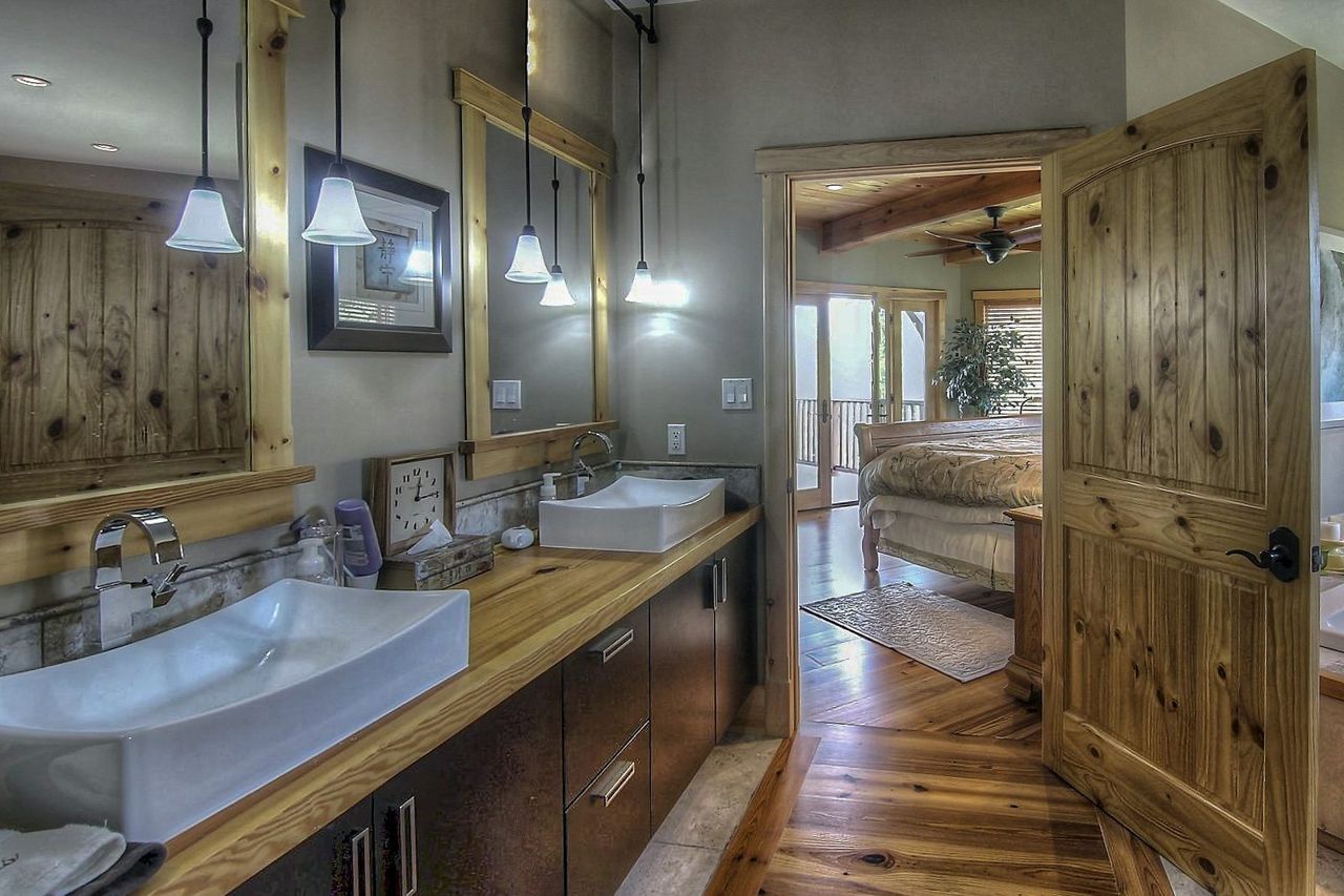 Cottage of the Week: $3 million for a Kawartha Lakes cottage with an indoor pool