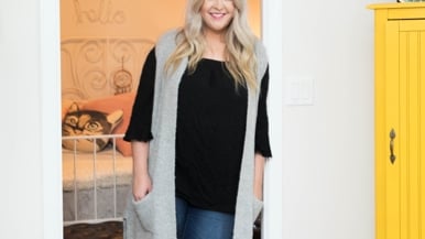 How a 27-year-old marketing manager and two cats live in under 400 square feet