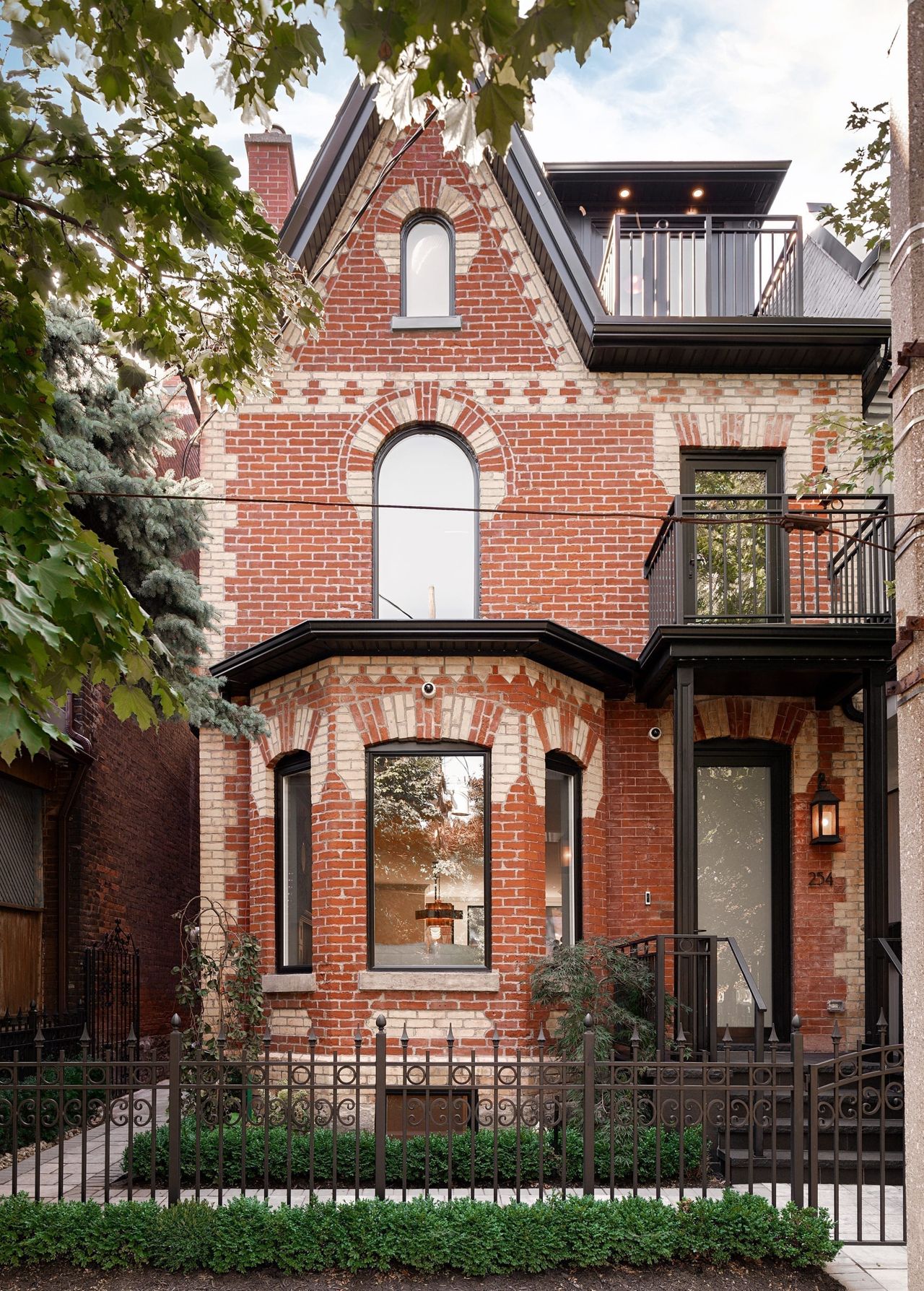 Sale of the Week: The $3.7-million house that proves buyers will pay for park-adjacent property