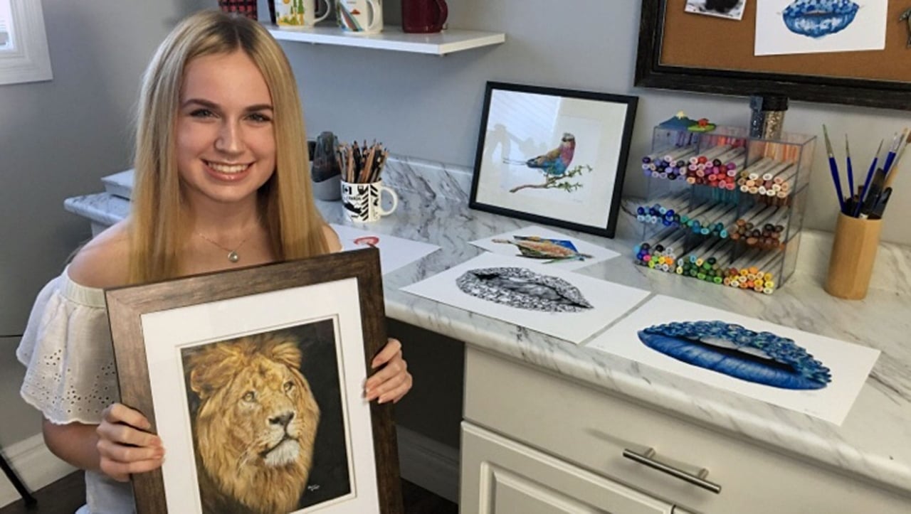 This 16-year-old artist creates drawings that look like photographs
