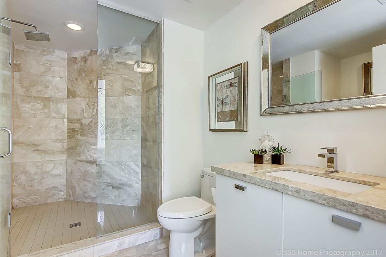 Condo of the Week: $1.6 million for a bright townhouse in Yorkville