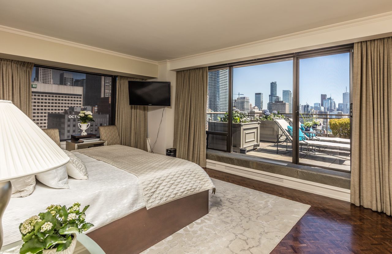 Condo of the Week: $8.8 million for an absolutely massive suite near Yorkville