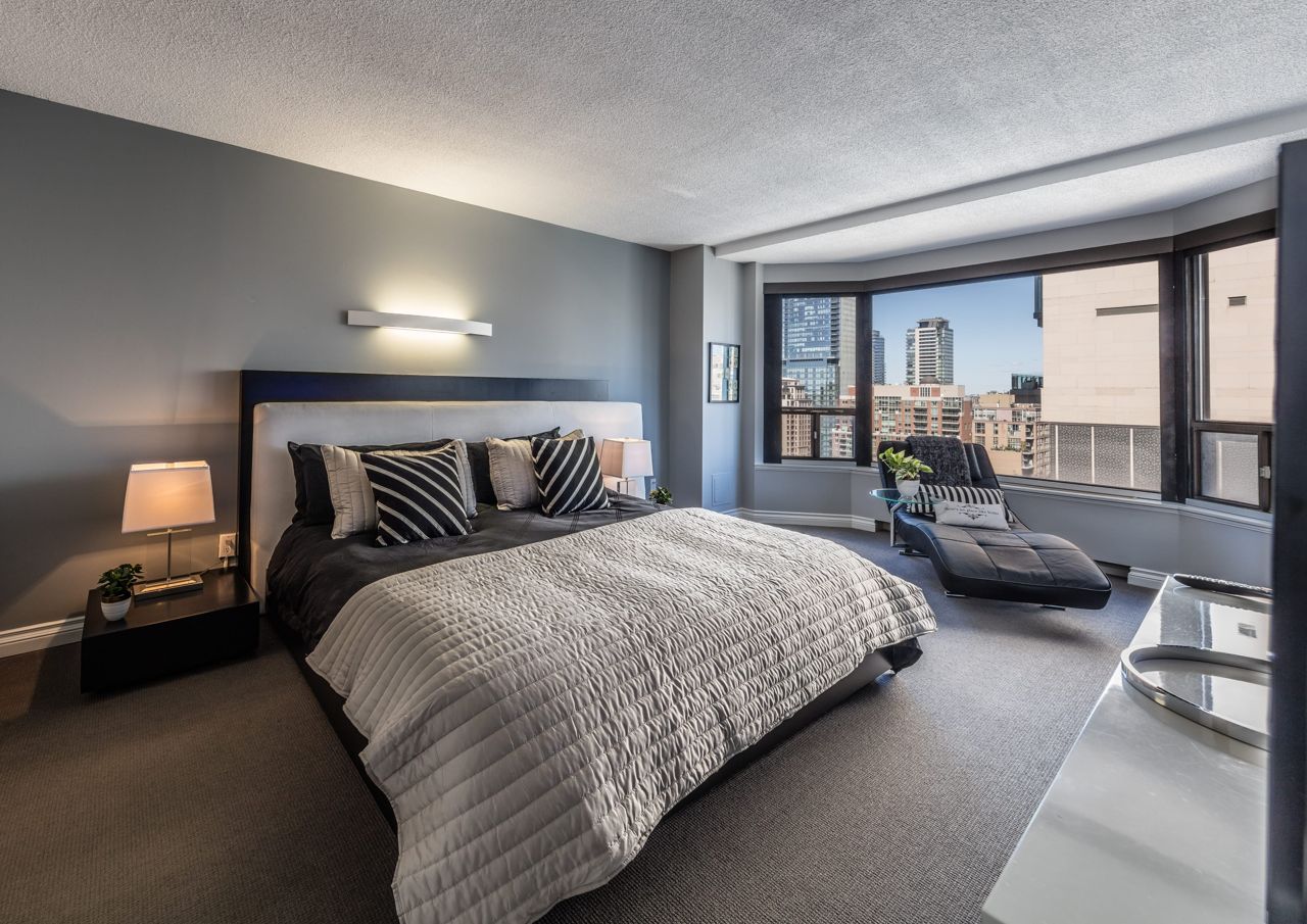 Condo of the Week: $8.8 million for an absolutely massive suite near Yorkville