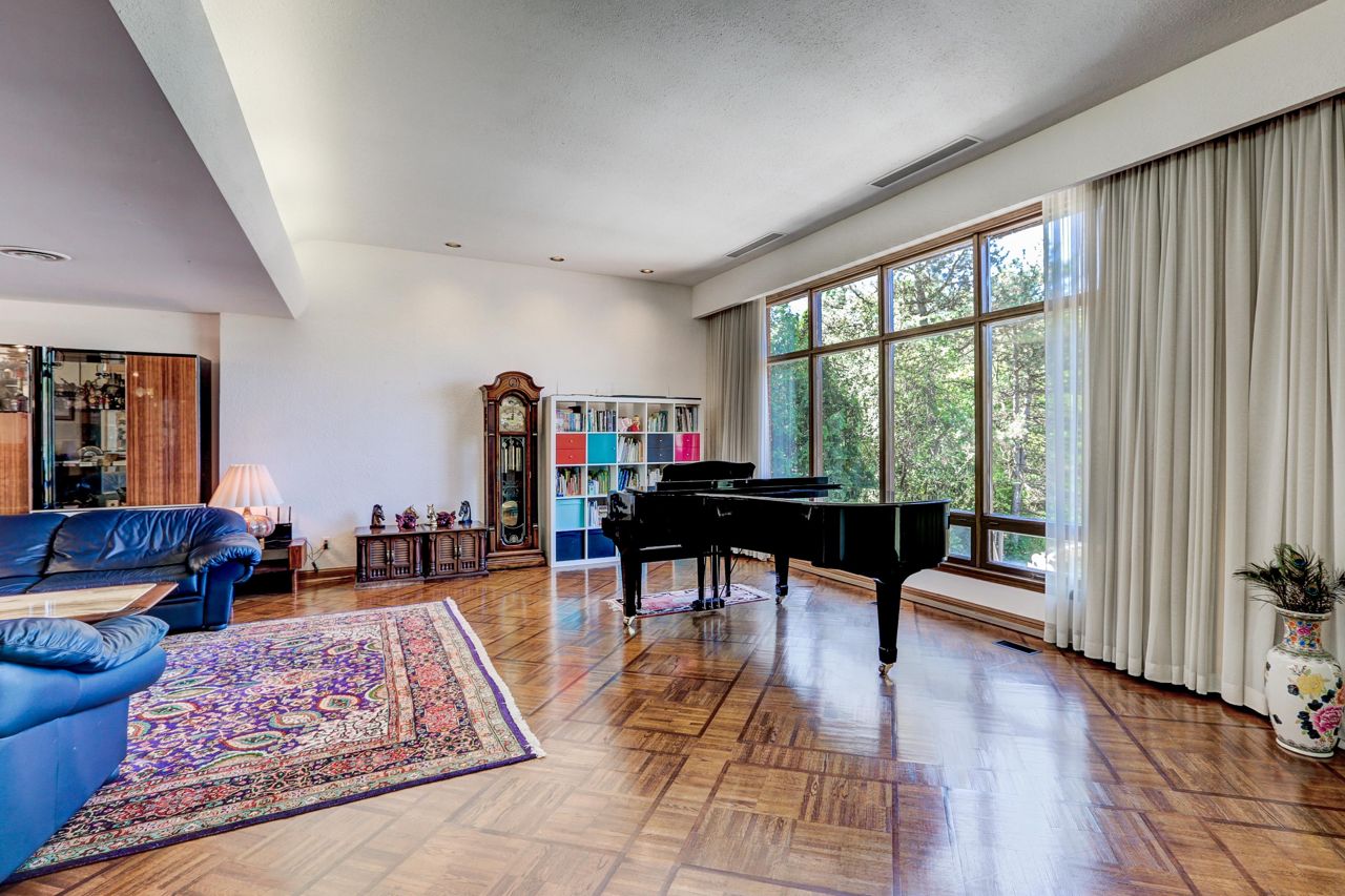House of the Week: $4.9 million for a very 1970s mansion in Don Mills