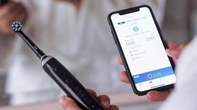 Oral-B’s New High-Tech Toothbrush is the Ultimate Holiday Gift for your Oral Health–Obsessed Pals