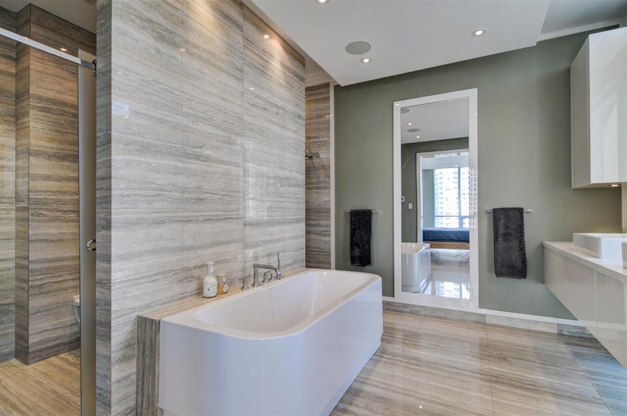 Condo of the Week: $3.5 million for a downtown penthouse with a landscaped rooftop patio