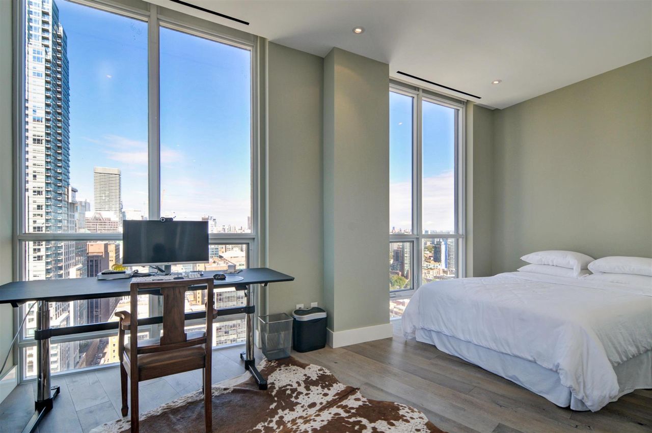 Condo of the Week: $3.5 million for a downtown penthouse with a landscaped rooftop patio