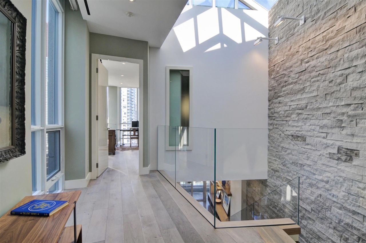 Condo of the Week: $3.5 million for a downtown penthouse with a landscaped rooftop patio