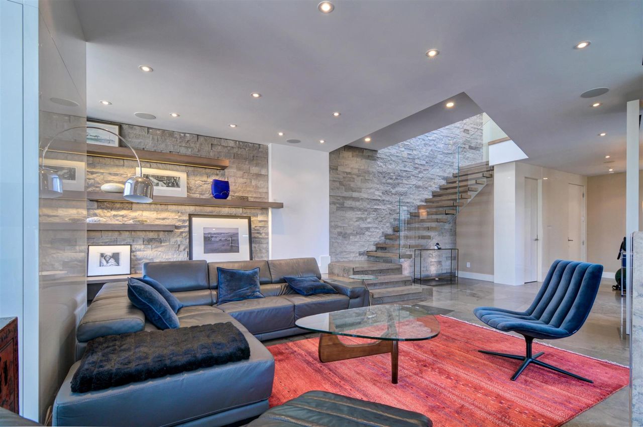Condo of the Week: $3.5 million for a downtown penthouse with a landscaped rooftop patio