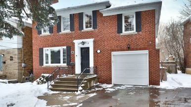 A North York couple wanted to ditch the city and downsize. After 120 showings and 19 offers, they sold for $545,000 over asking