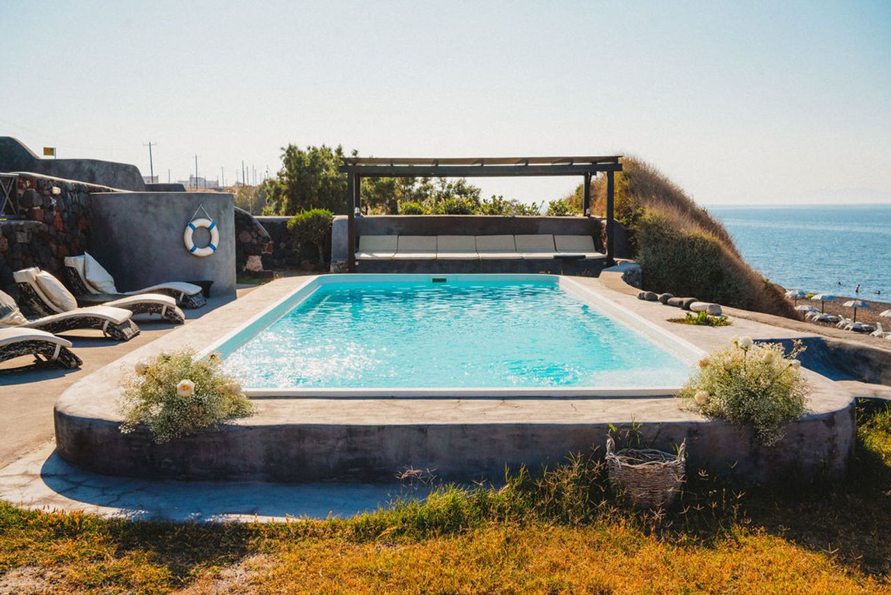 Real Weddings: Inside an intimate destination wedding in Santorini