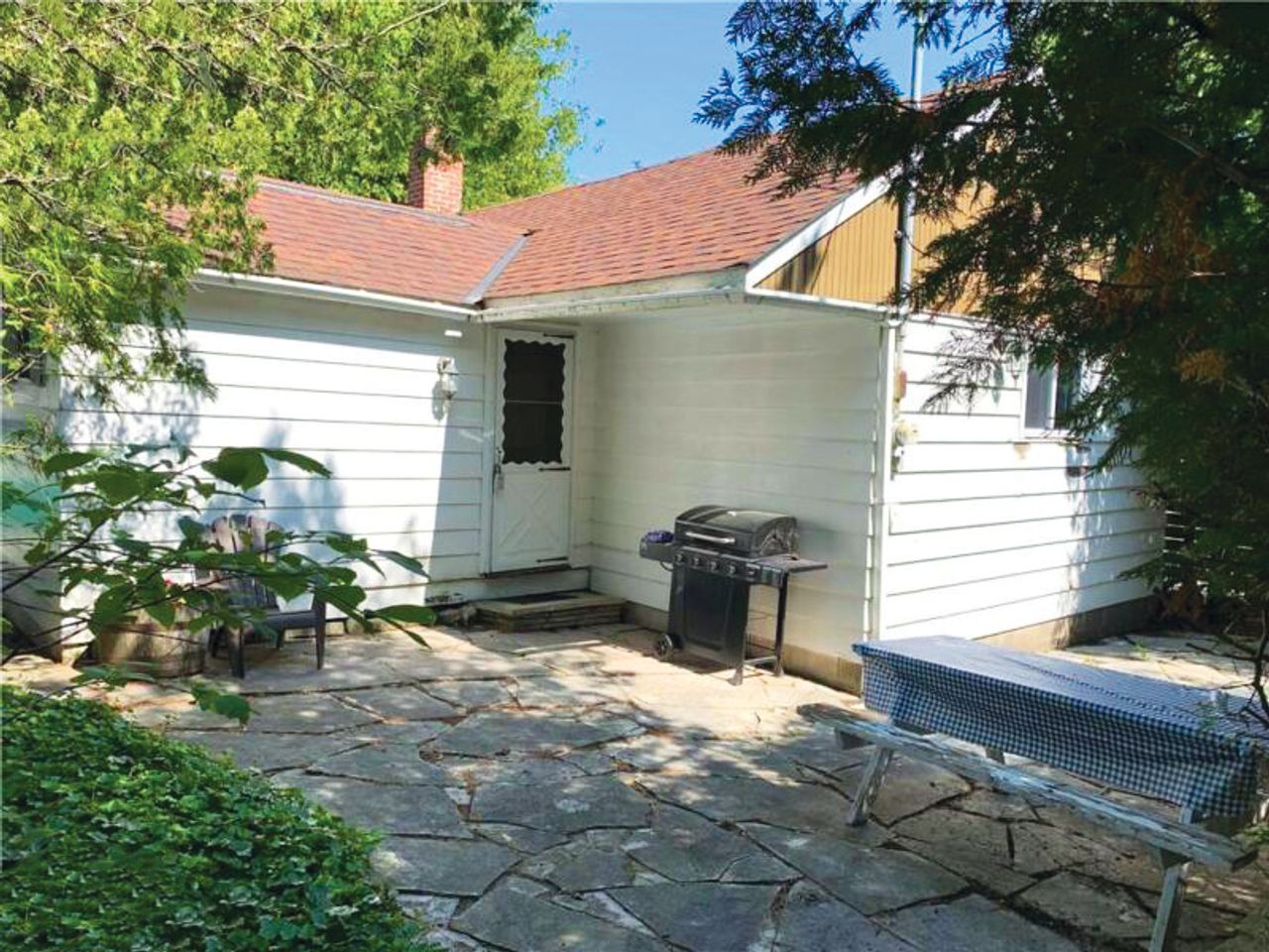 The New Cottage Country: This couple found a four-bedroom Port Elgin retreat for $799,000