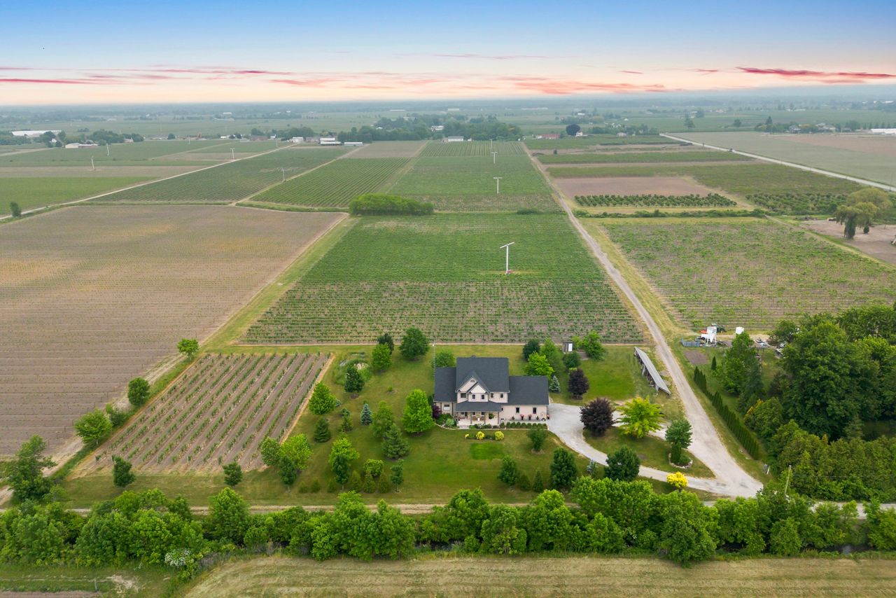 Surreal Estate: $3.5 million for a Niagara-on-the-Lake farmhouse sitting on a staggering 28-acre vineyard