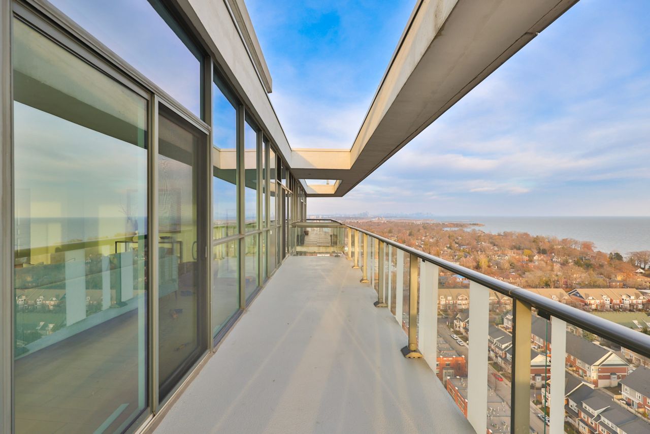 Condo of the Week: $4 million for an ivory penthouse in Port Credit steps from the waterfront