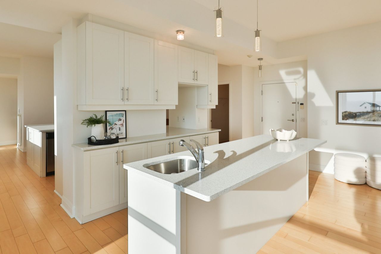 Condo of the Week: $4 million for an ivory penthouse in Port Credit steps from the waterfront
