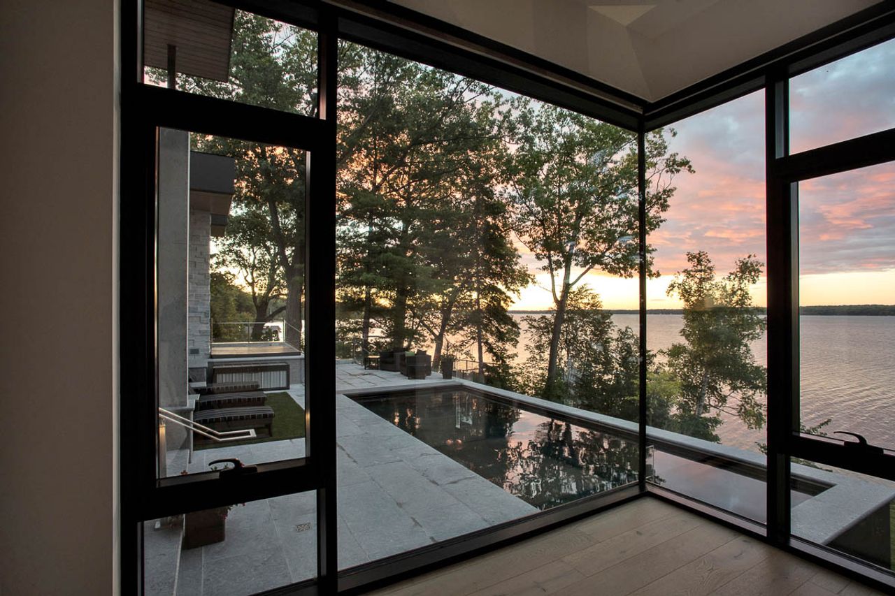 Surreal Estate: $9.2 million for an Oro-Medonte mansion with a fireplace in its floor