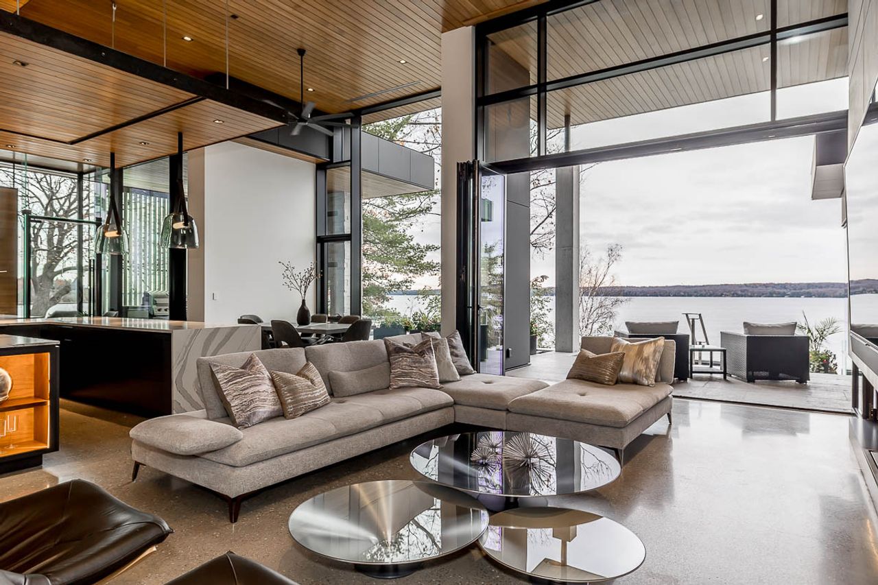 Surreal Estate: $9.2 million for an Oro-Medonte mansion with a fireplace in its floor
