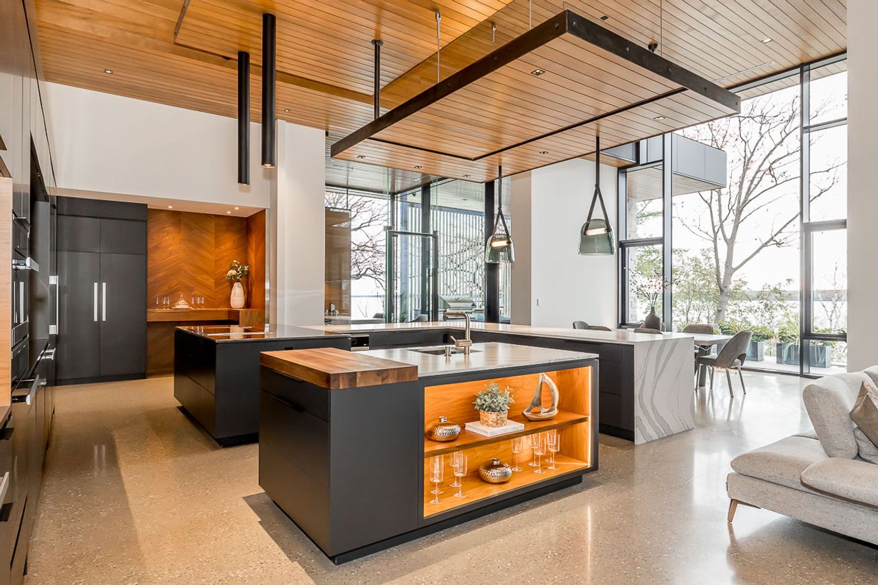 Surreal Estate: $9.2 million for an Oro-Medonte mansion with a fireplace in its floor