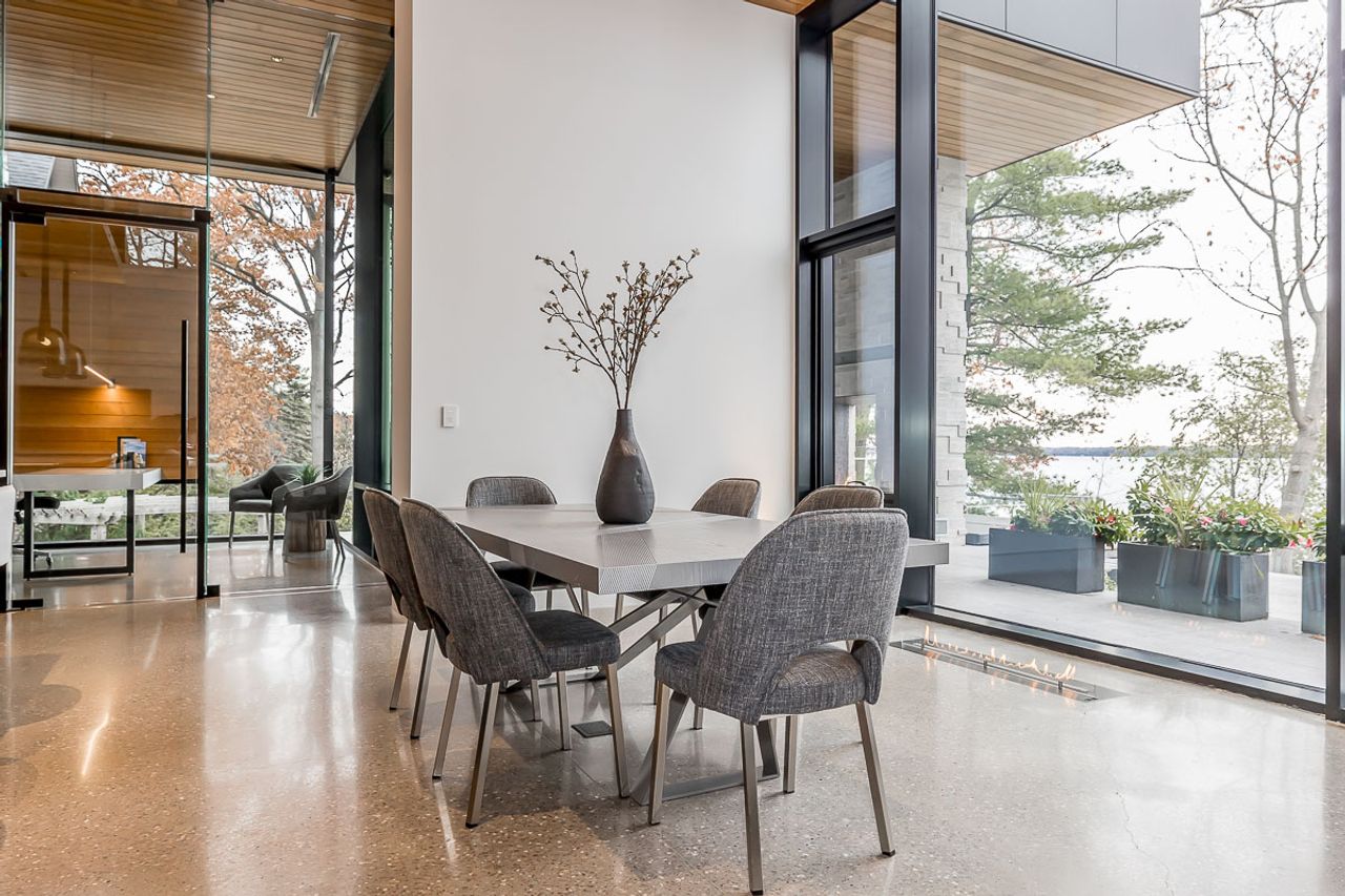 Surreal Estate: $9.2 million for an Oro-Medonte mansion with a fireplace in its floor
