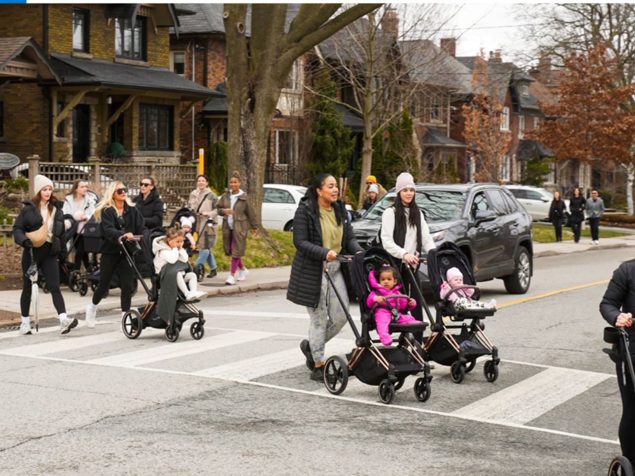Become a Momfluencer with the CYBEX Hot Mom Walk Contest