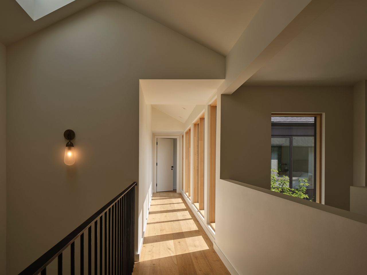 toronto-life-mid-century-modern-rosedale-house-secret-courtyard-11 $9 million for a mid-century marvel in Rosedale with a secret garden and a winter-proof courtyard
