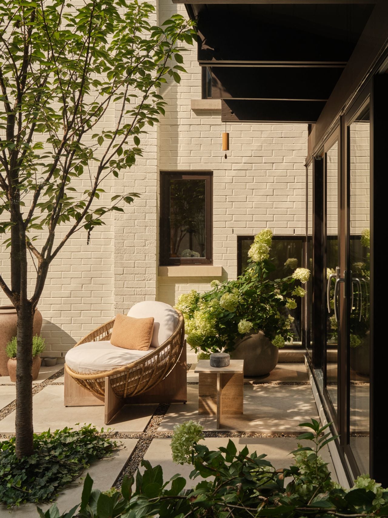 toronto-life-mid-century-modern-rosedale-house-secret-courtyard-24 $9 million for a mid-century marvel in Rosedale with a secret garden and a winter-proof courtyard