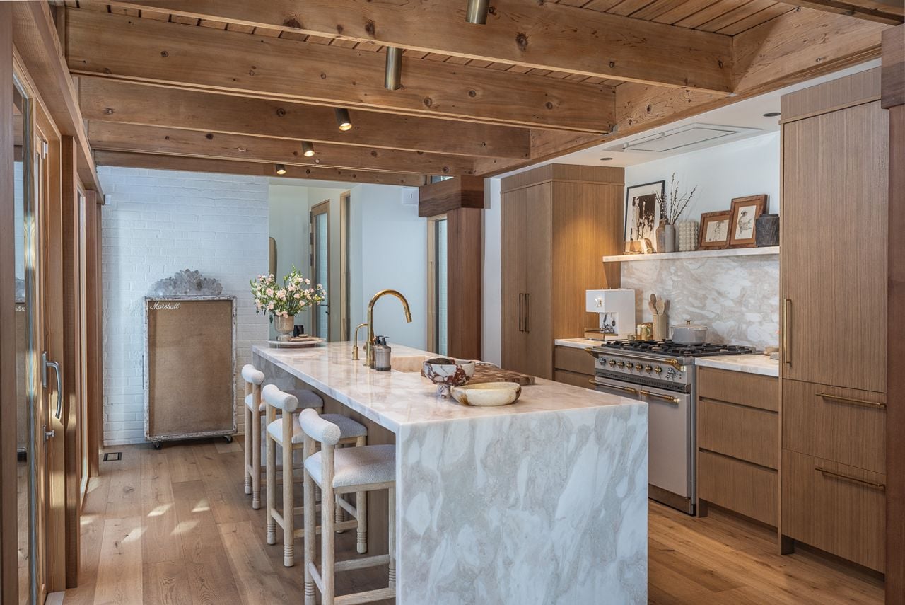 toronto-life-mid-century-modern-rosedale-house-secret-courtyard-4 $9 million for a mid-century marvel in Rosedale with a secret garden and a winter-proof courtyard