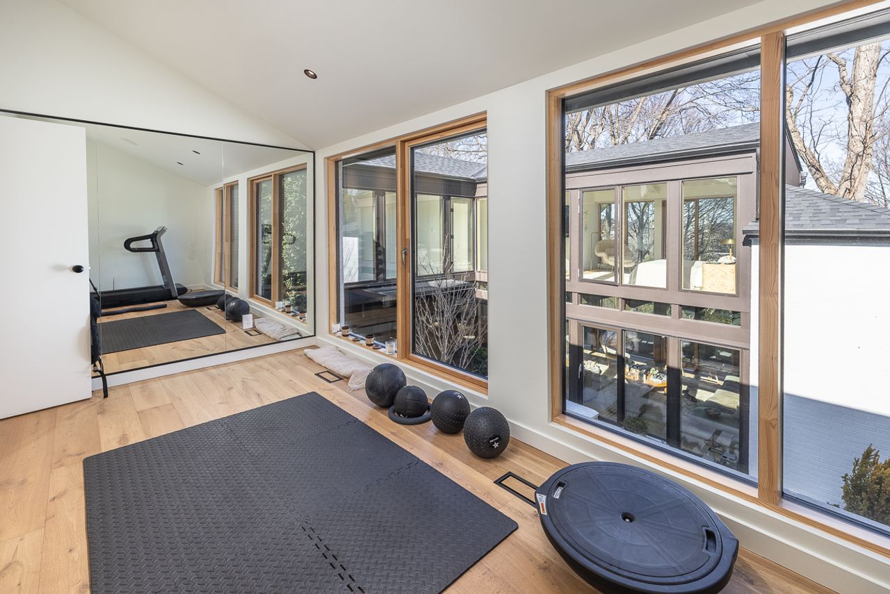 toronto-life-mid-century-modern-rosedale-house-secret-courtyard-19 $9 million for a mid-century marvel in Rosedale with a secret garden and a winter-proof courtyard