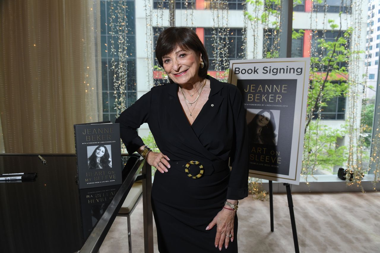 Jeanne Beker at the Hollywood Reporter Women in Entertainment Canada gala