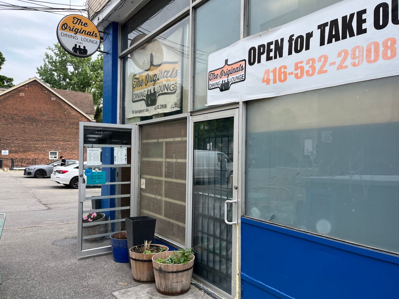 The exterior or The Originals Dining Lounge, a diner in Toronto