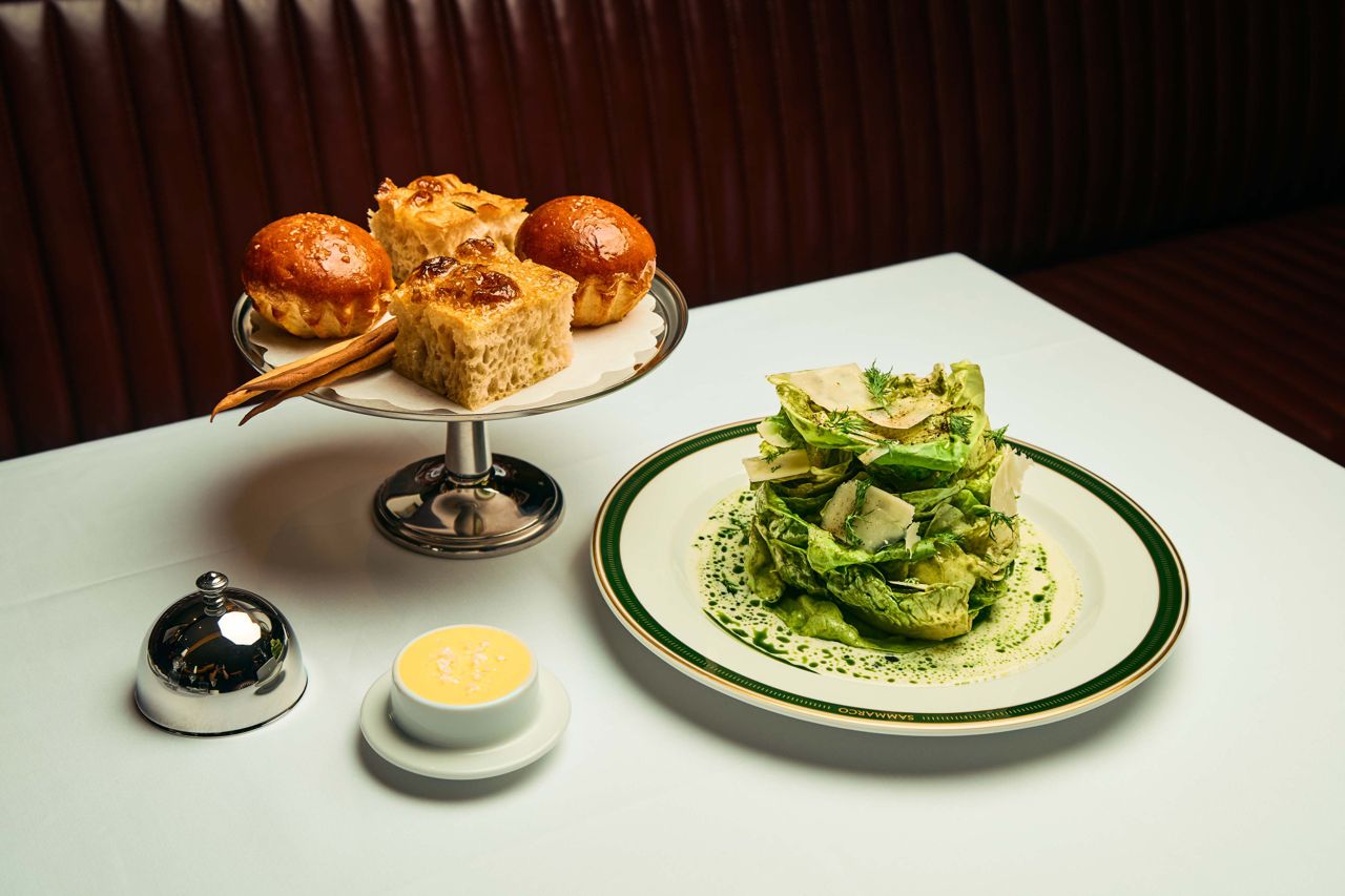 The bread and salad courses at Bisteccheria Sammarco