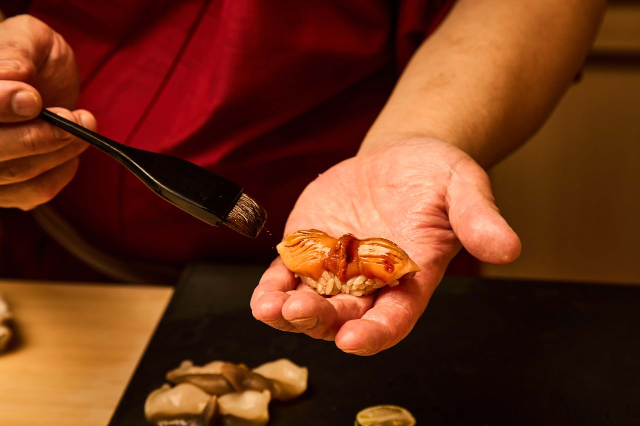 Fresh Akagai (ark-shell clam)